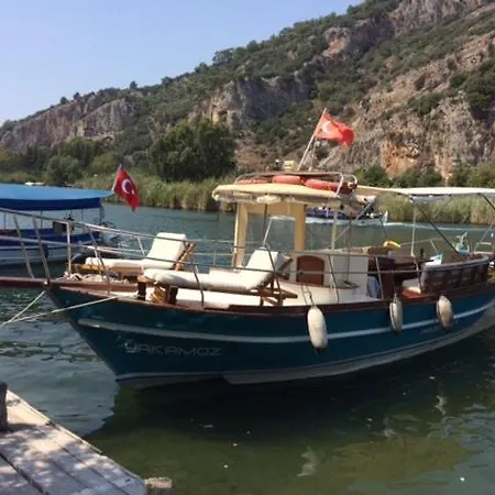 Kings Apartments, A4,